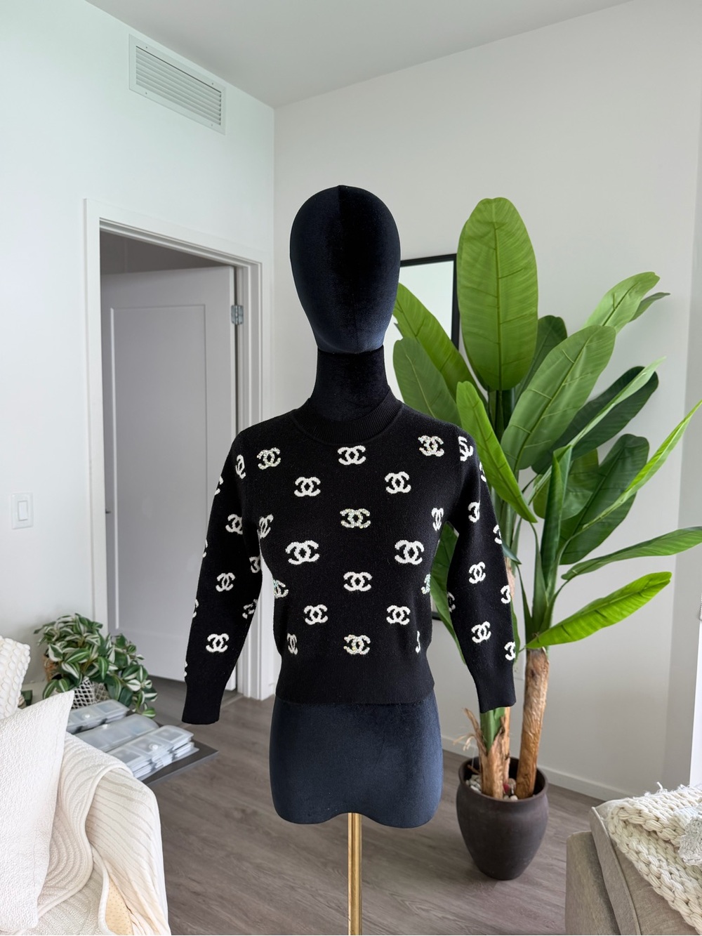 CHANEL vintage sweater size Xs - Misures in the pictures- like new!
